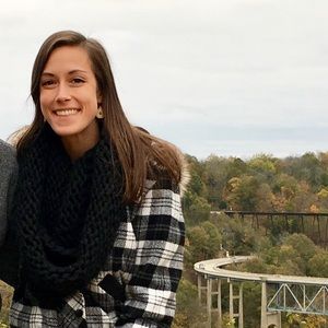 Meet your Posher, Stacy